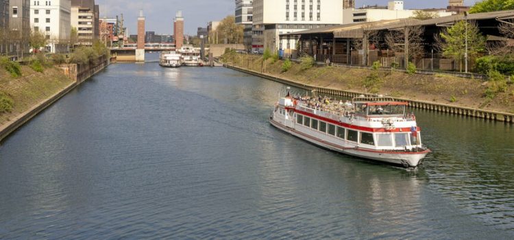 Duisburg zu Wasser und zu Lande. Tagesfahrt Duisburg Hafen